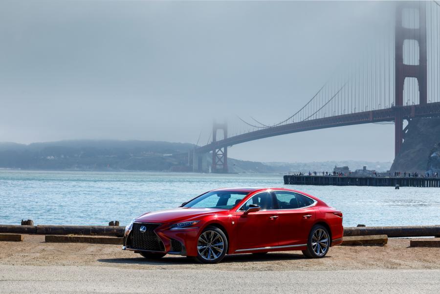  Lexus LS500 AWD F-Sport 2017 года  (NA) (фото 14 из 30)